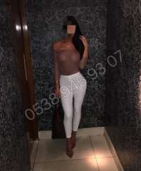 Konya'da VIP Escort Hizmeti Sunan Bayan Hikaye: Gizemli Bir Tutku